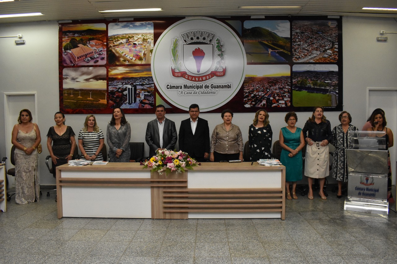 AUTORIDADES MARCAM PRESENÇA NA SESSÃO SOLENE NA CÂMARA MUNICIPAL DE GUANAMBI.